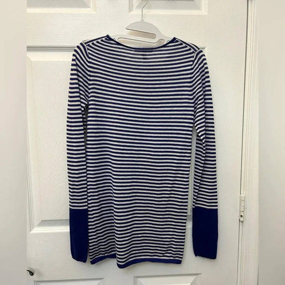 ! Nwt neiman marcus white and blue striped  cashmere sweater - Picture 2 of 6